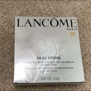 Lancome DUAL FINISH –Longwear Powder Foundation- Porcelain